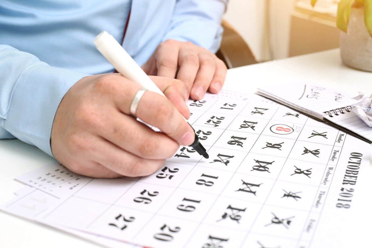 Organizacja czasu pracy z pomocą planerów biurkowych