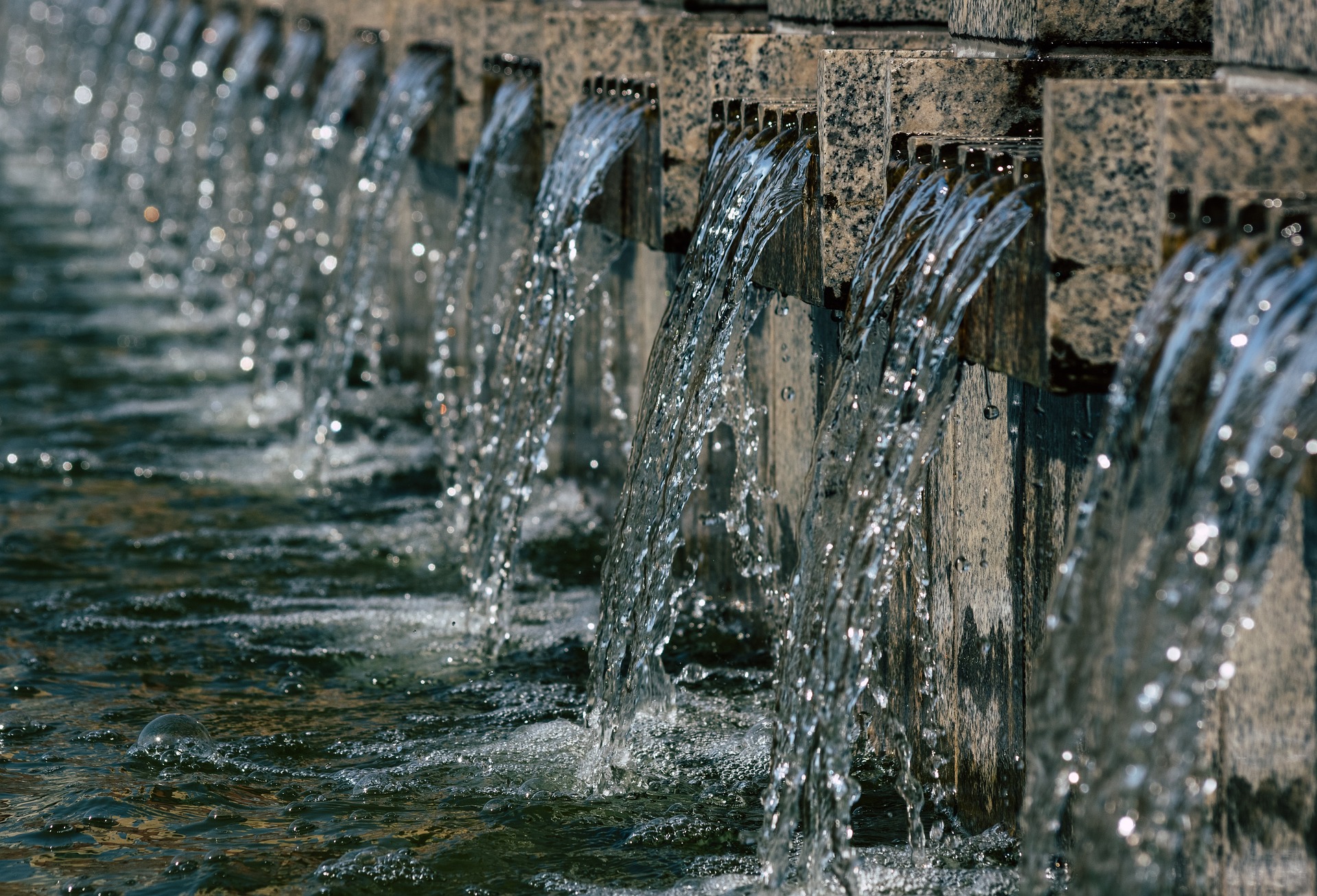 Nowoczesne systemy gromadzenia wody deszczowej: Ekologiczne i efektywne rozwiązania