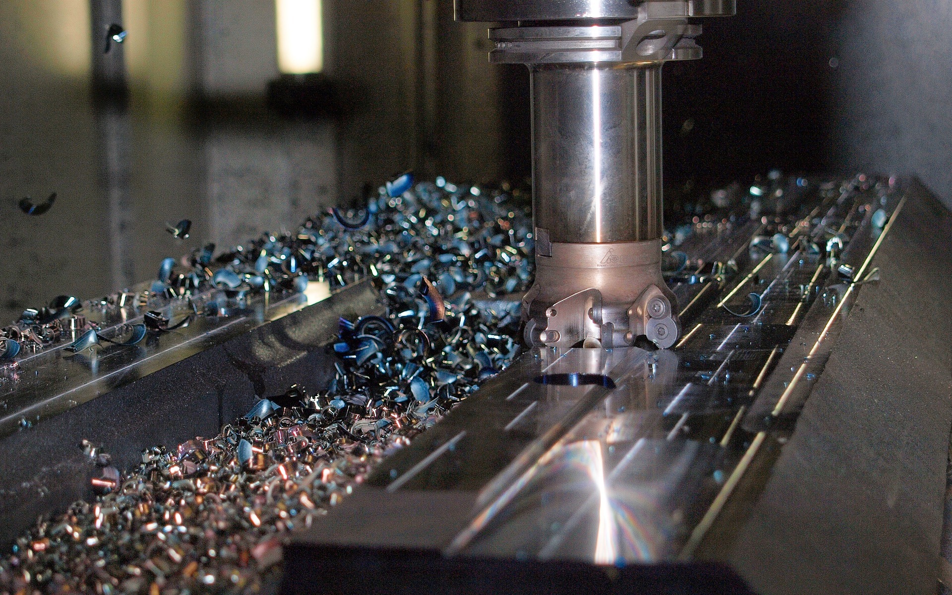 Mobilne rozwiązania w obróbce metali: Zastosowanie przenośnych urządzeń wiercących